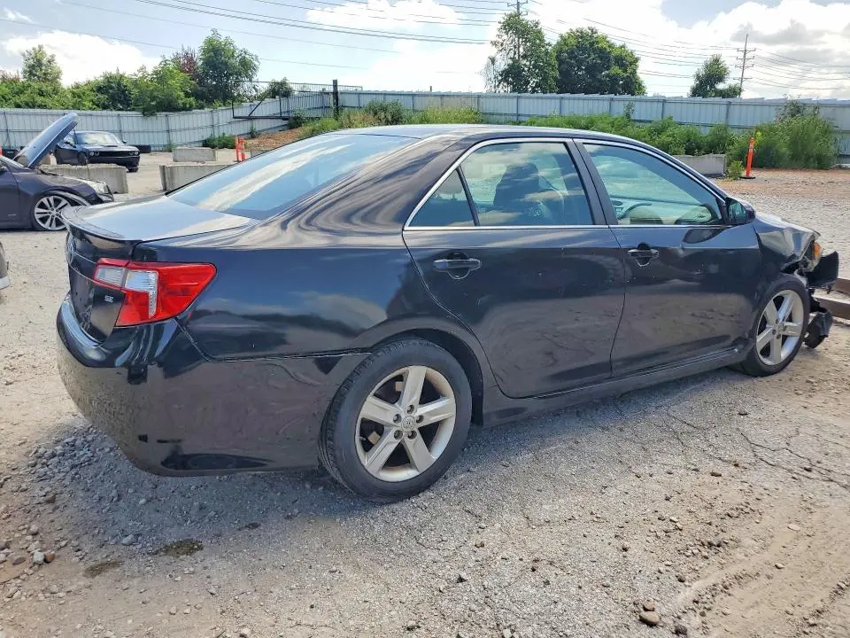 2014 TOYOTA CAMRY SE  