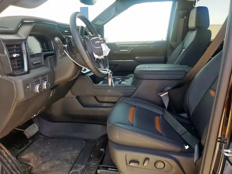 2025 GMC SIERRA K2500 AT4  