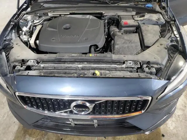 2020 VOLVO V60 CROSS COUNTRY T5 MOMENTUM  