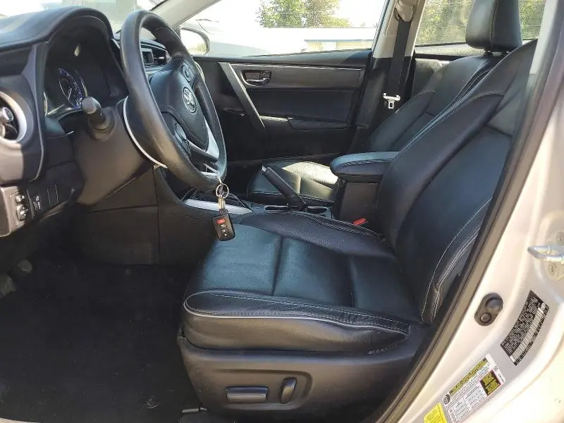 2017 TOYOTA COROLLA XLE  