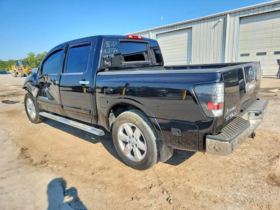 2010 NISSAN TITAN SE  