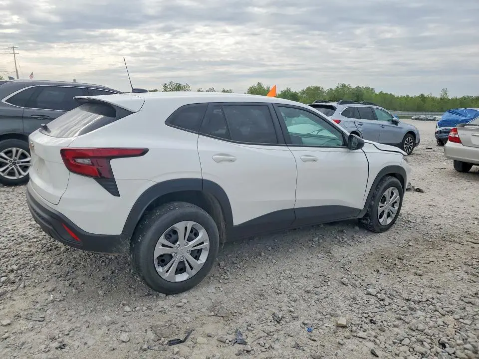 2024 CHEVROLET TRAX LS  