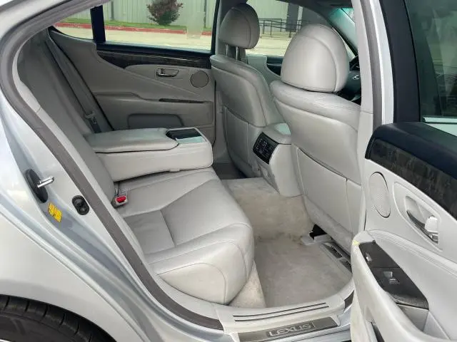 2010 LEXUS LS 460  