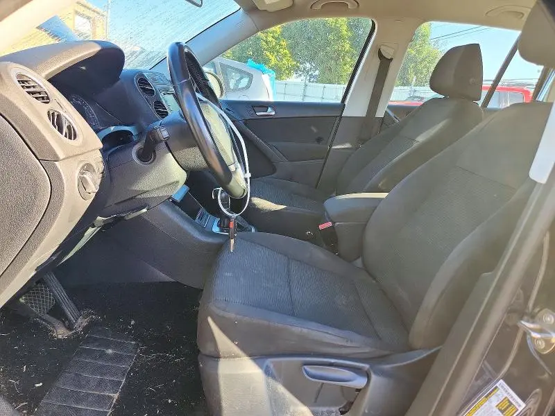 2015 VOLKSWAGEN TIGUAN S  
