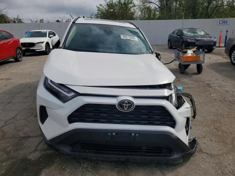 2025 TOYOTA RAV4 XLE  