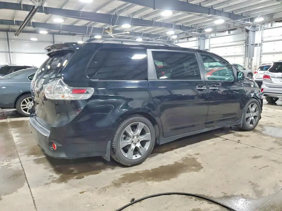 2015 TOYOTA SIENNA SPORT  