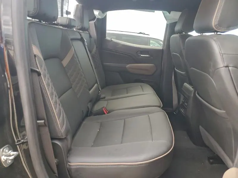 2024 GMC CANYON DENALI  