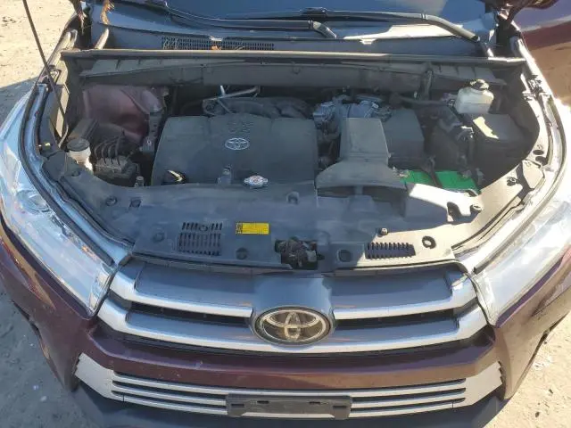 2018 TOYOTA HIGHLANDER SE  