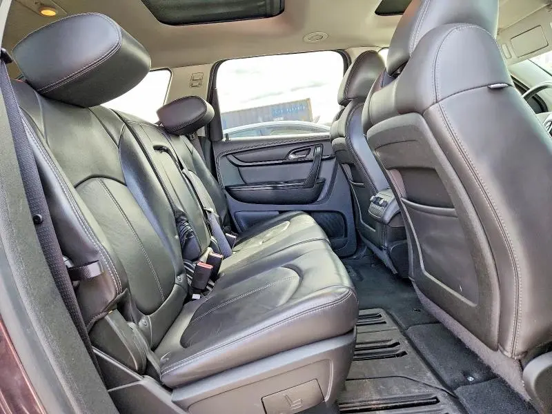 2015 CHEVROLET TRAVERSE LT  