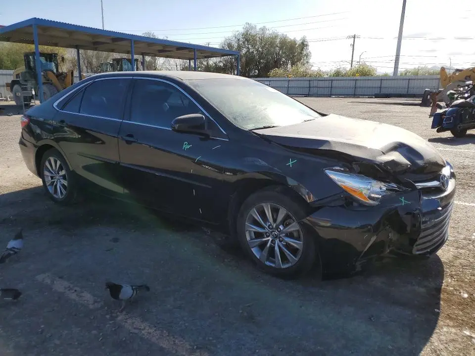 2016 TOYOTA CAMRY XLE  