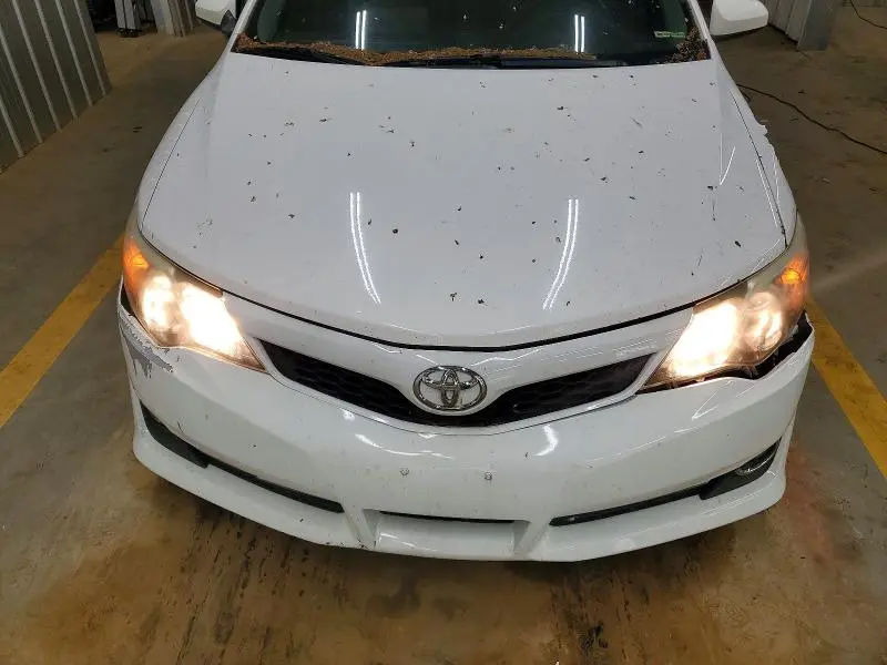 2013 TOYOTA CAMRY SE  
