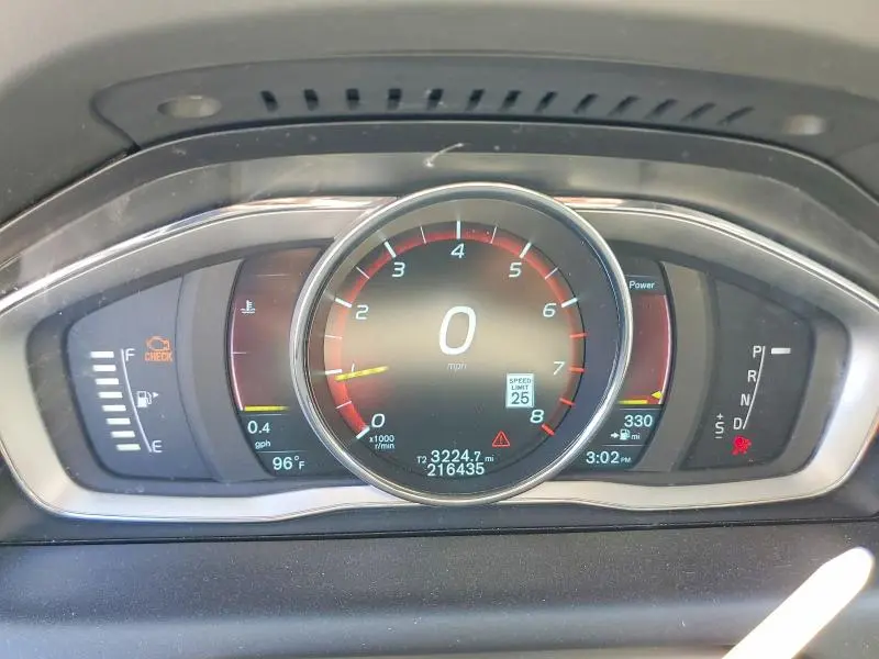 2015 VOLVO XC60 T5 PLATINUM  