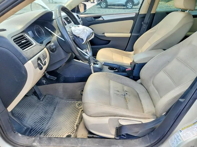 2012 VOLKSWAGEN JETTA   