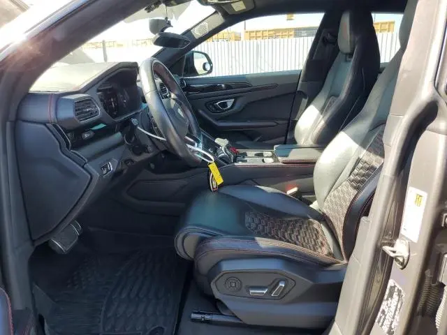 2022 LAMBORGHINI URUS   