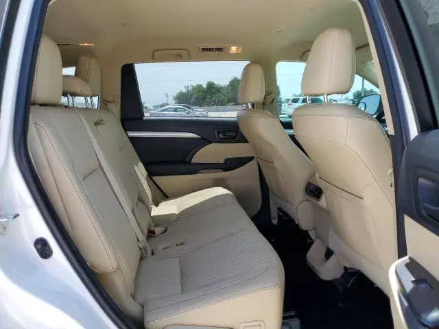 2015 TOYOTA HIGHLANDER LE  
