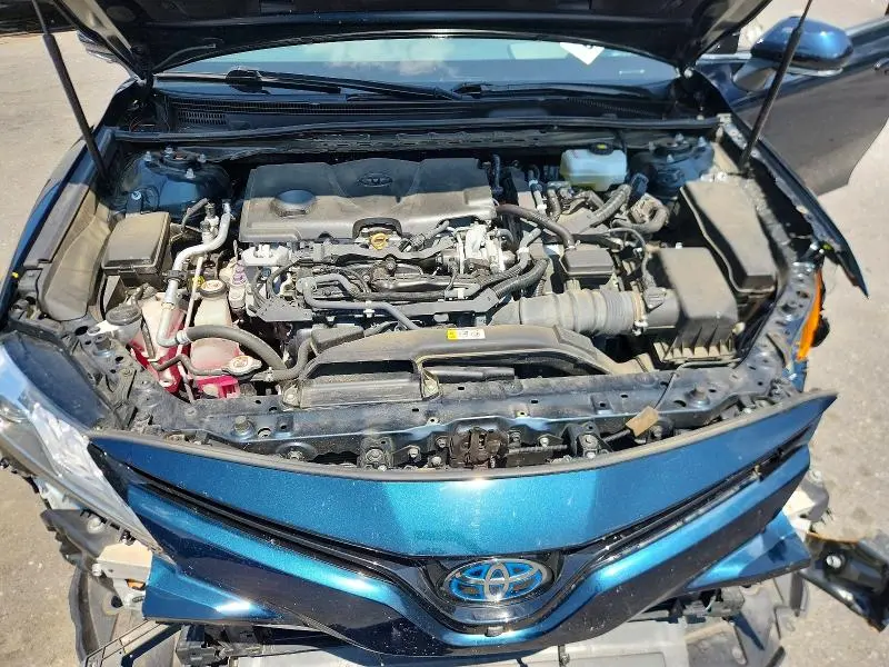 2020 TOYOTA CAMRY XLE  