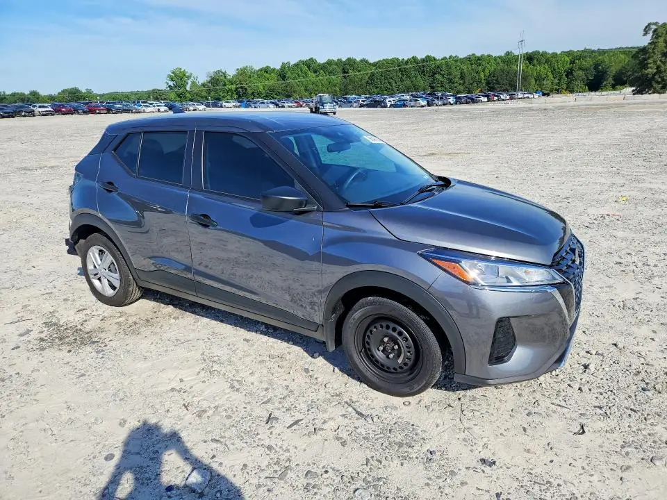 2024 NISSAN KICKS S  
