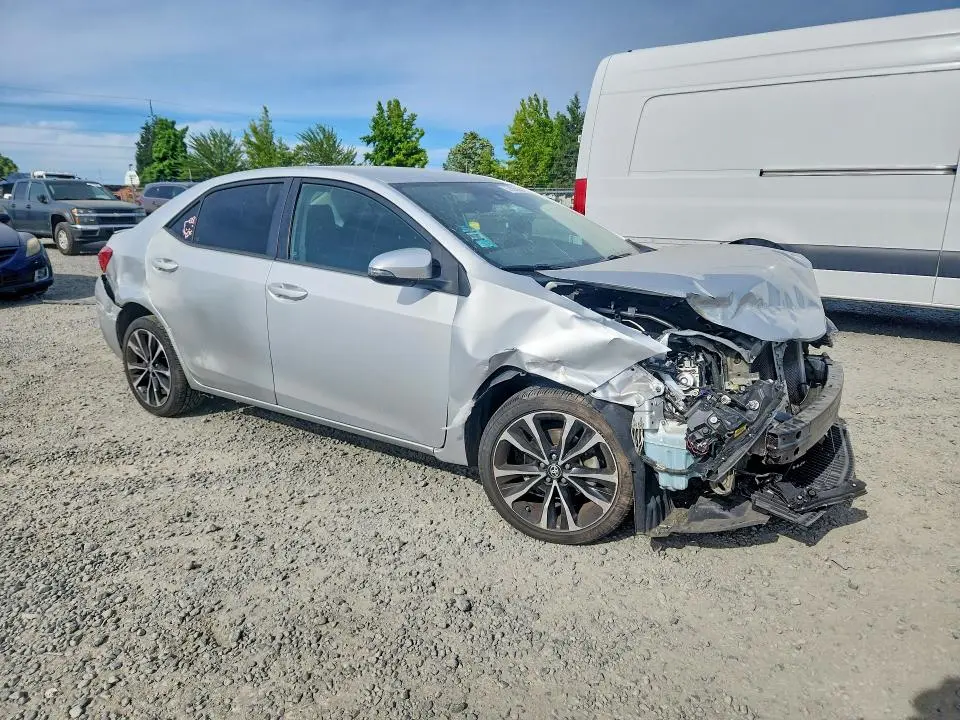 2017 TOYOTA COROLLA SE  