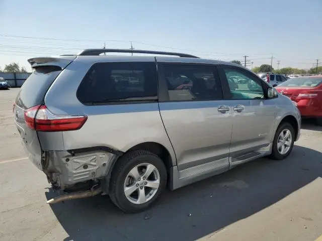 2017 TOYOTA SIENNA LE