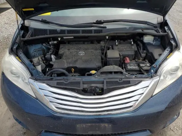 2011 TOYOTA SIENNA XLE  