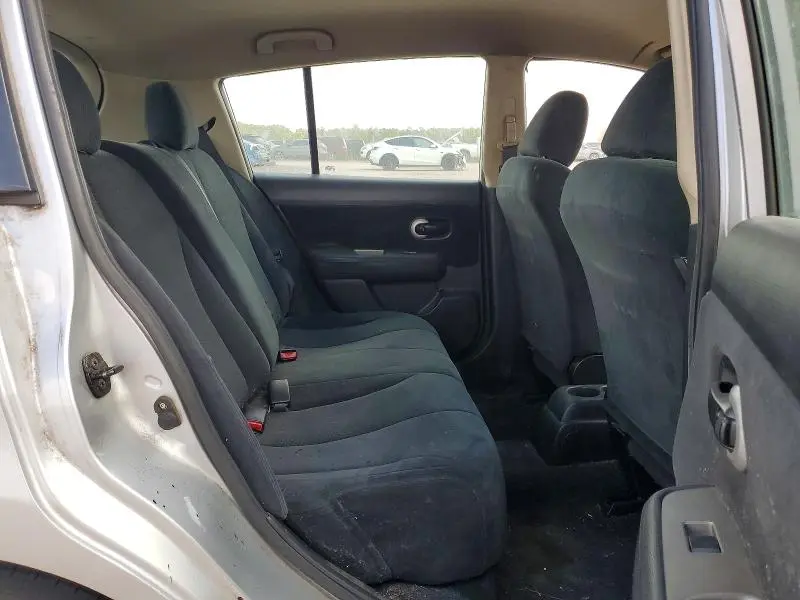 2011 NISSAN VERSA 1.8 S  