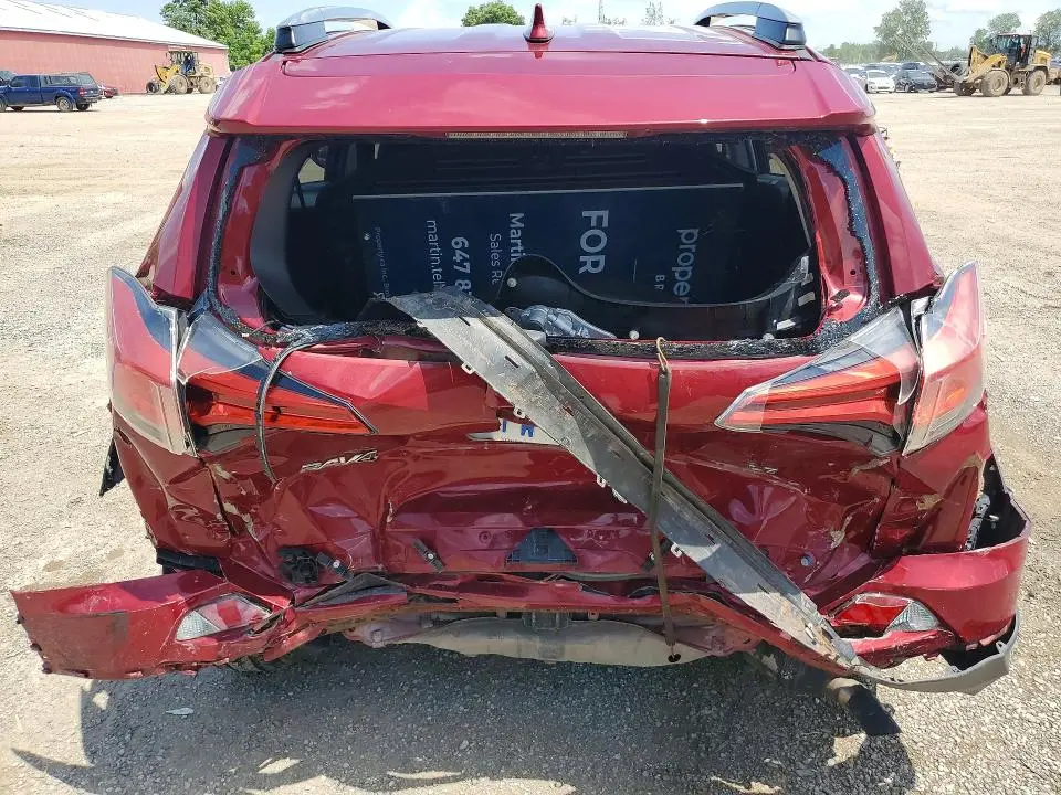 2018 TOYOTA RAV4 LE  
