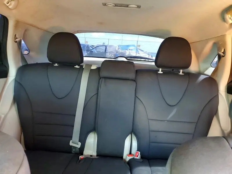 2013 TOYOTA VENZA LE  