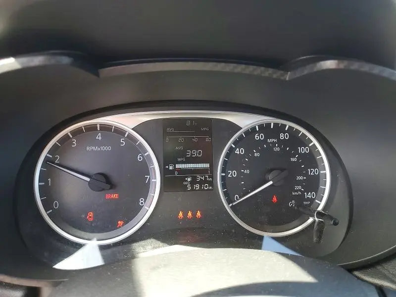 2022 NISSAN VERSA S  