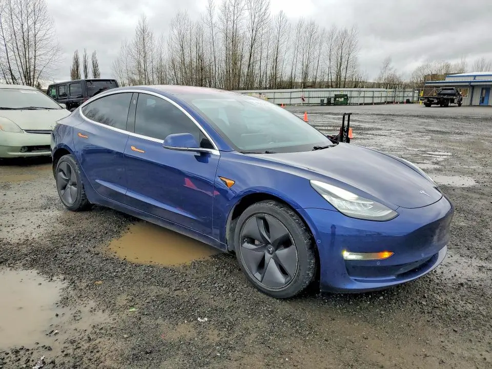 2018 TESLA MODEL 3   