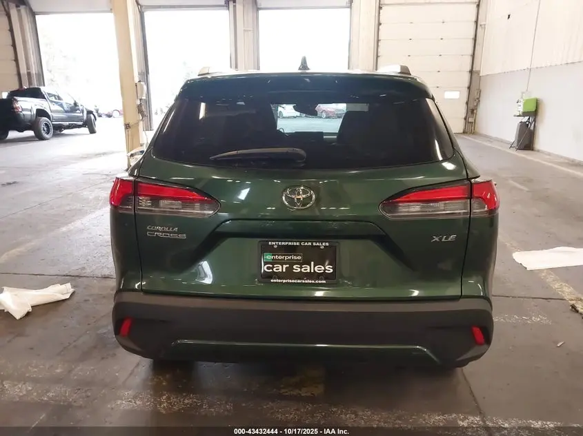 2024 TOYOTA COROLLA CROSS XLE