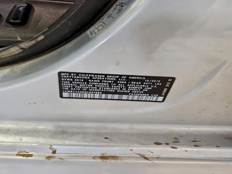 2016 VOLKSWAGEN PASSAT SE  