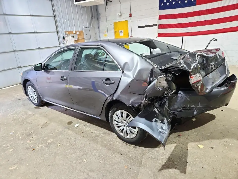 2014 TOYOTA CAMRY LE  
