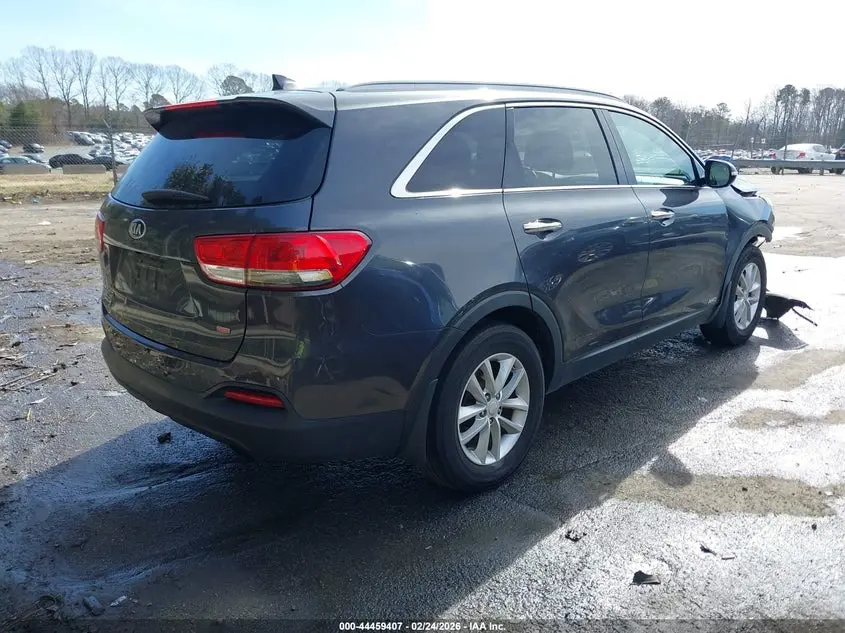 2017 KIA SORENTO 2.4L LX