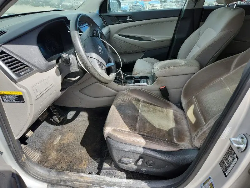 2016 HYUNDAI TUCSON SE  