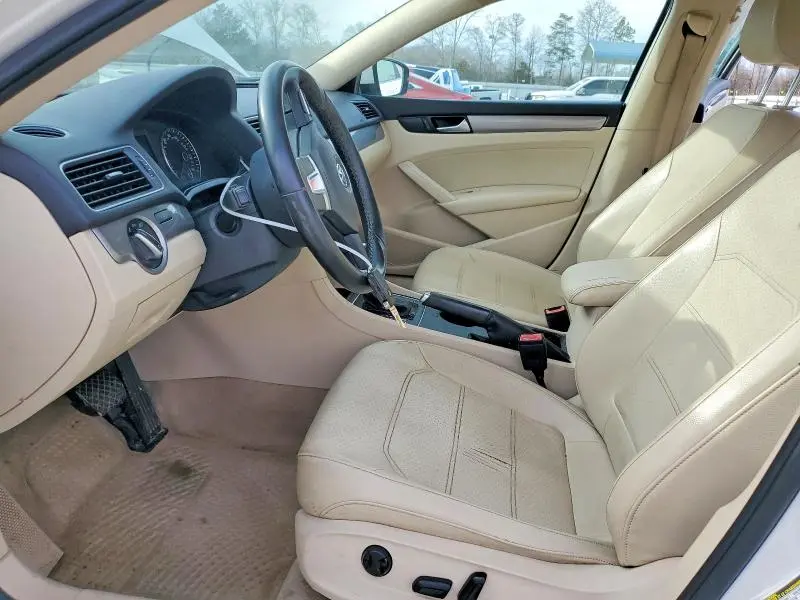 2015 VOLKSWAGEN PASSAT S  