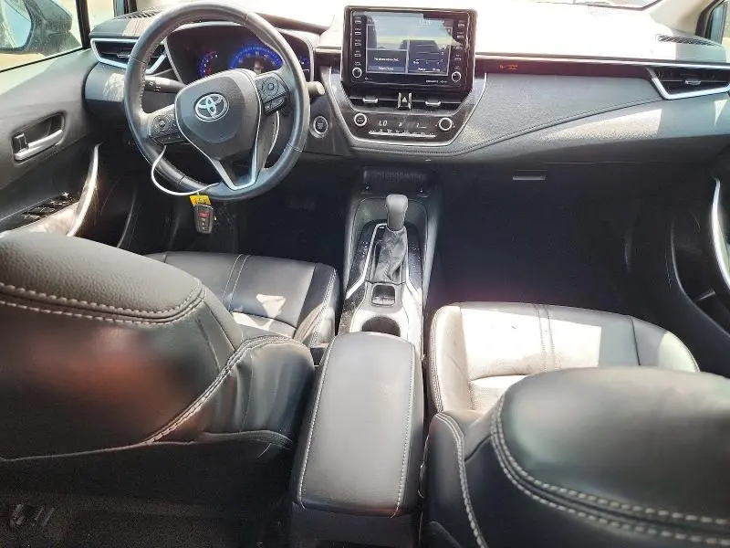 2020 TOYOTA COROLLA XLE  