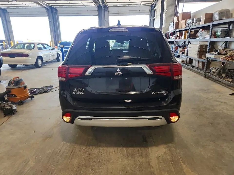 2020 MITSUBISHI OUTLANDER SE  