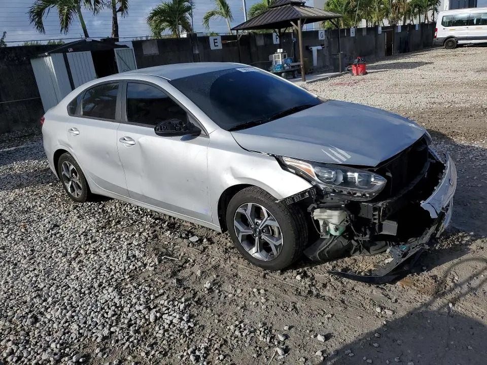 2021 KIA FORTE LXS  
