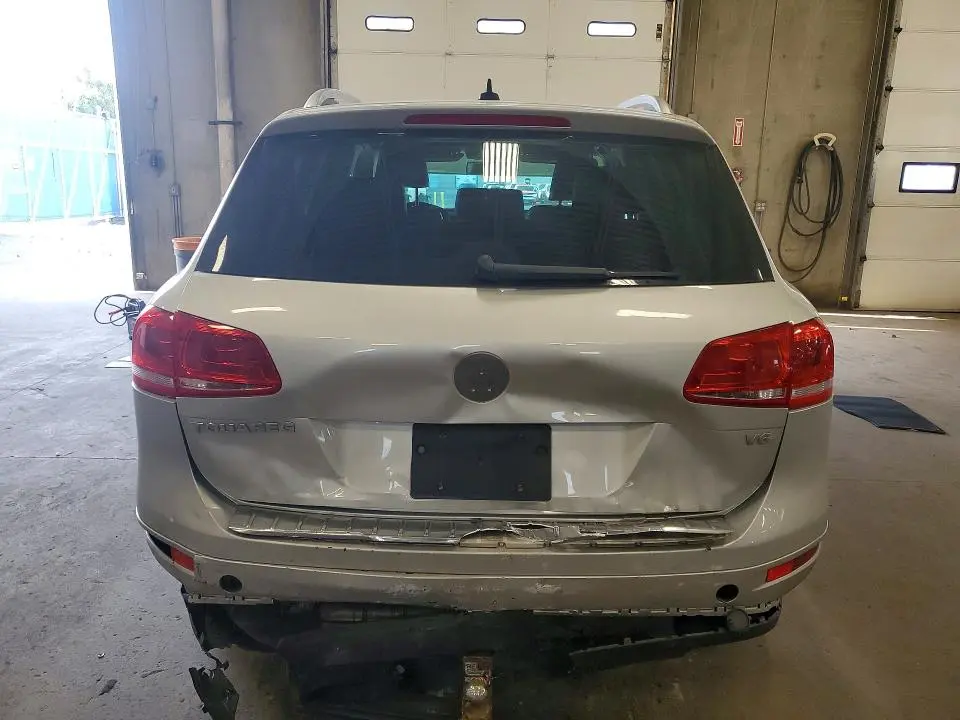 2014 VOLKSWAGEN TOUAREG V6  