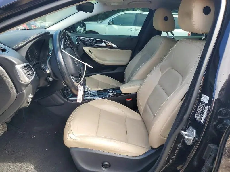 2017 INFINITI QX30 BASE  