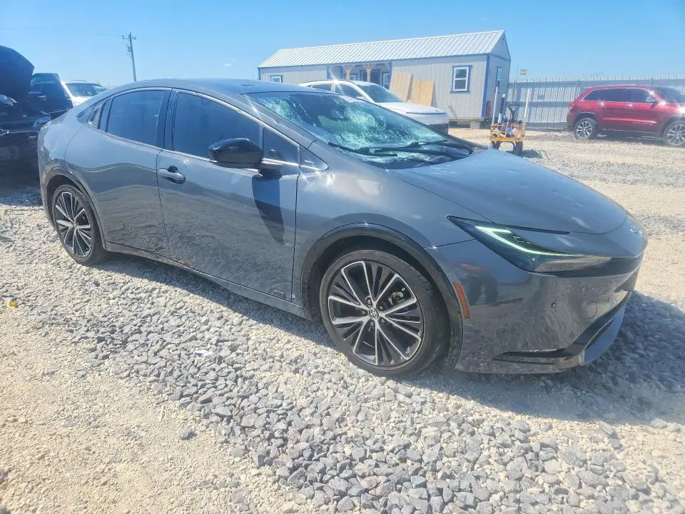 2024 TOYOTA PRIUS XLE  