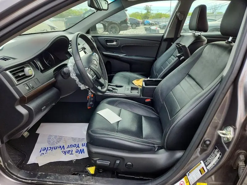 2017 TOYOTA CAMRY XLE  