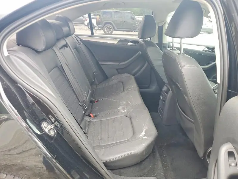 2011 VOLKSWAGEN JETTA SEL  
