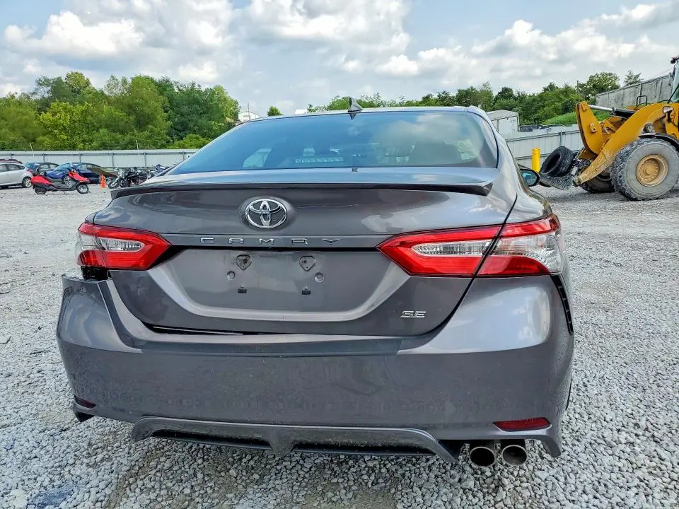 2019 TOYOTA CAMRY SE  