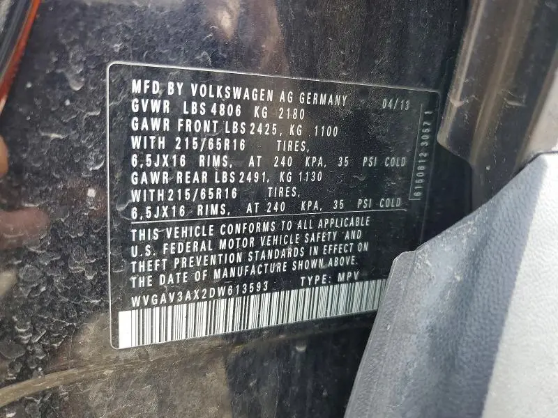 2013 VOLKSWAGEN TIGUAN S  