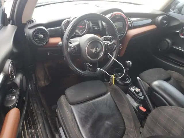 2017 MINI COOPER 