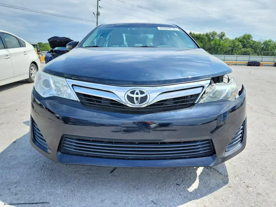 2014 TOYOTA CAMRY LE  