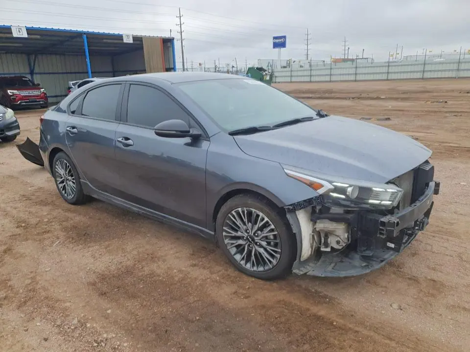 2022 KIA FORTE GT LINE  