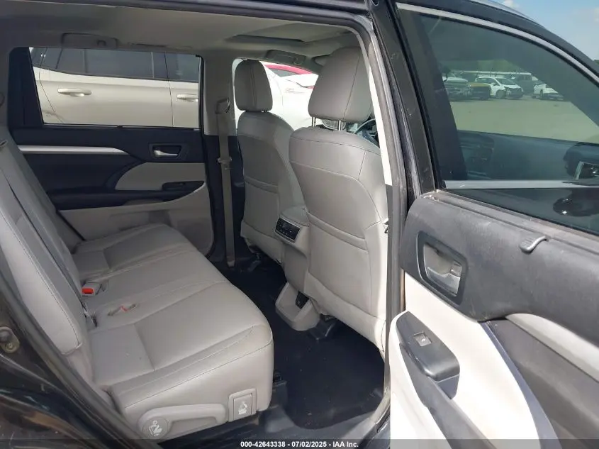 2015 TOYOTA HIGHLANDER XLE V6