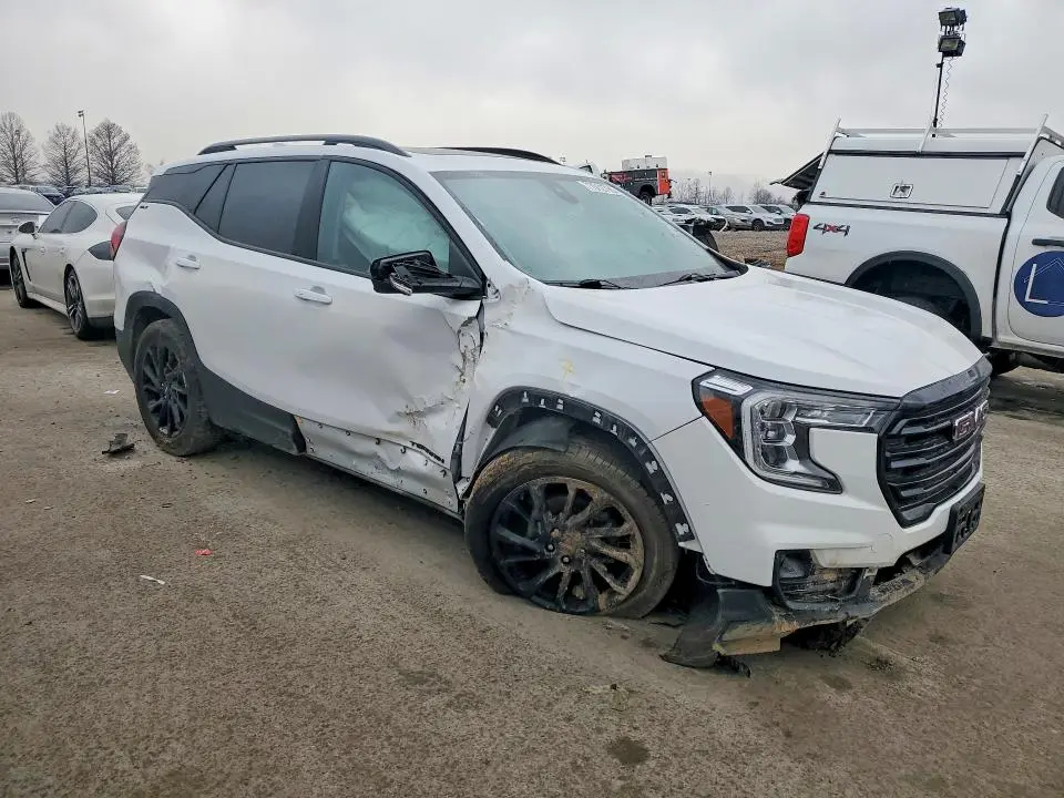 2023 GMC TERRAIN SLT  